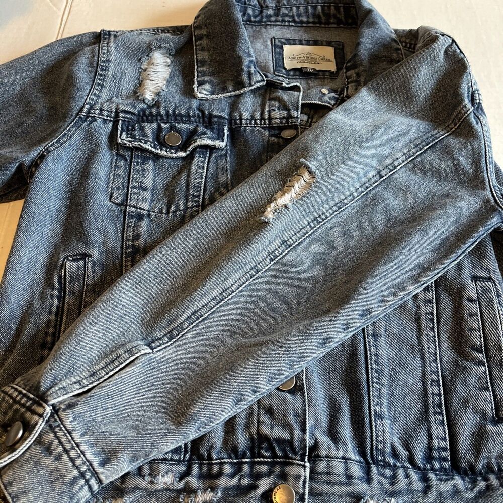 Women’s 1X Denim Jacket Blue Jean Distressed Button Pockets Vintage Charm Staple - Picture 7 of 13